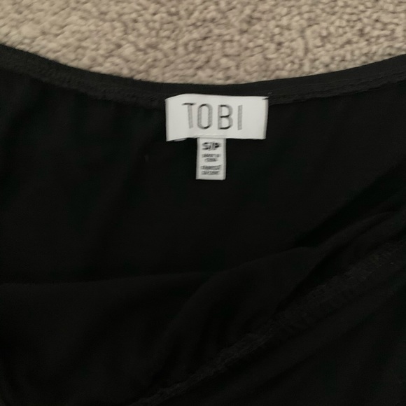 NWOT Tobi Black Off the Shoulder Align Dress - Picture 2 of 3
